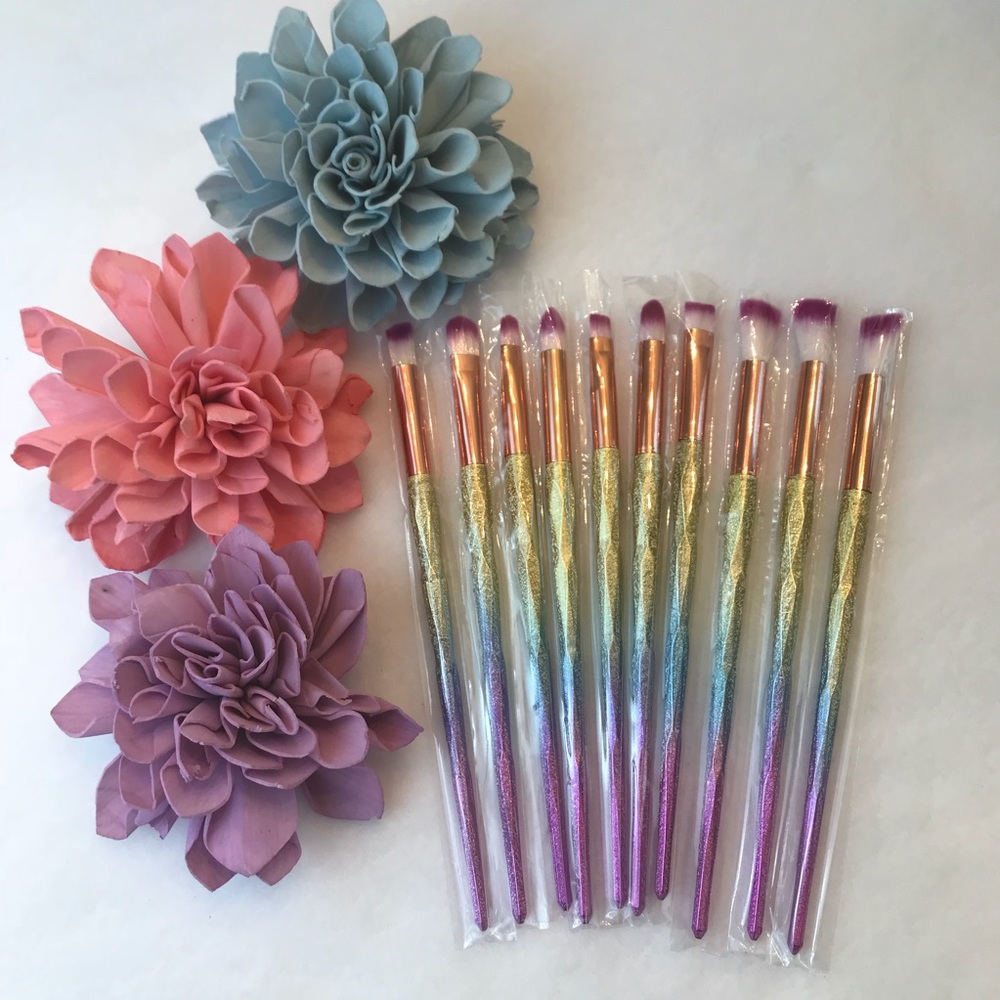 10 Piece Metallic Rainbow Makeup Brush Set w/ Bag - Picture 6 of 8
